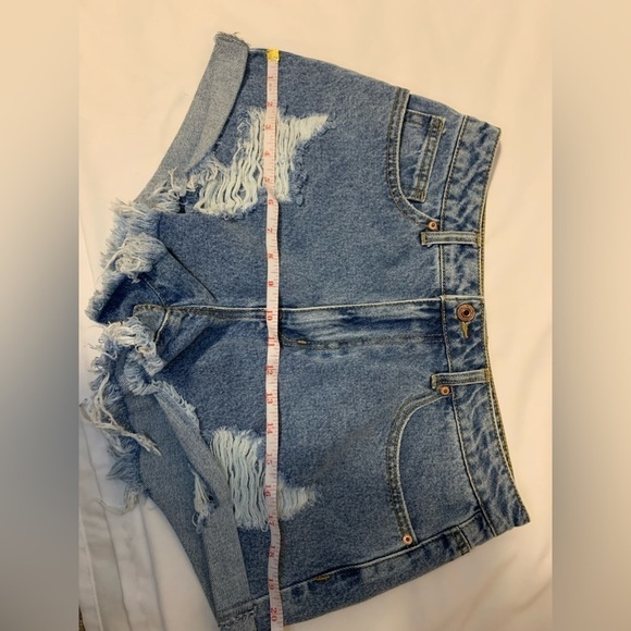 Forever 21, ladies shorts in size 29. - Picture 9 of 10